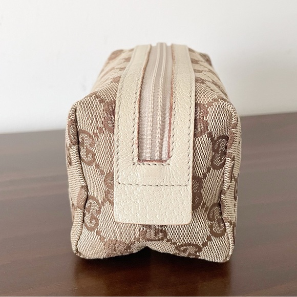 ❤️SOLD❤️Gucci NWOT brown monogram canvas and leather small cosmetic zip pouch - Picture 2 of 10